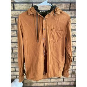 Nomad Men’s Button Up With Built In‎ Hood